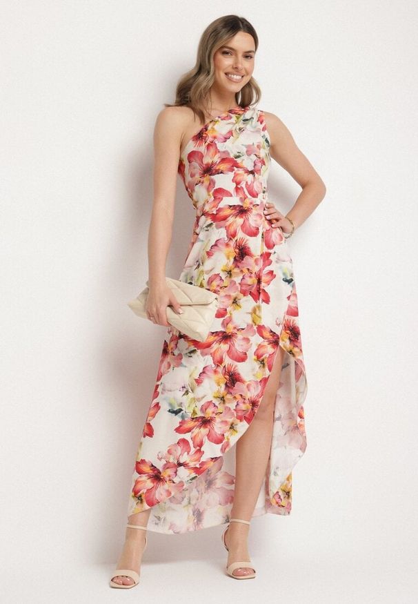 Born2be - Czerwona Wiskozowa Kwiatowa Sukienka o Asymetrycznym Kroju Lironia. Okazja: na co dzień. Kolor: czerwony. Materiał: wiskoza. Wzór: kwiaty. Sezon: wiosna, lato. Typ sukienki: asymetryczne. Styl: casual, elegancki