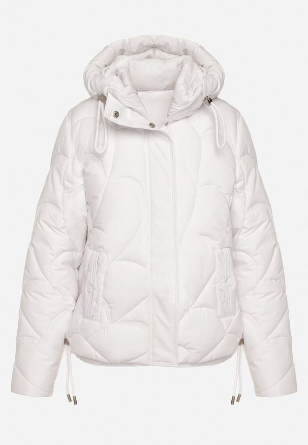 Born2be - Biała Pikowana Kurtka z Kapturem i Bocznymi Zdobieniami Ollenea. Okazja: do pracy, na spacer, na co dzień, na spotkanie biznesowe. Typ kołnierza: kaptur. Kolor: biały. Materiał: jeans. Wzór: aplikacja. Styl: casual, elegancki, biznesowy