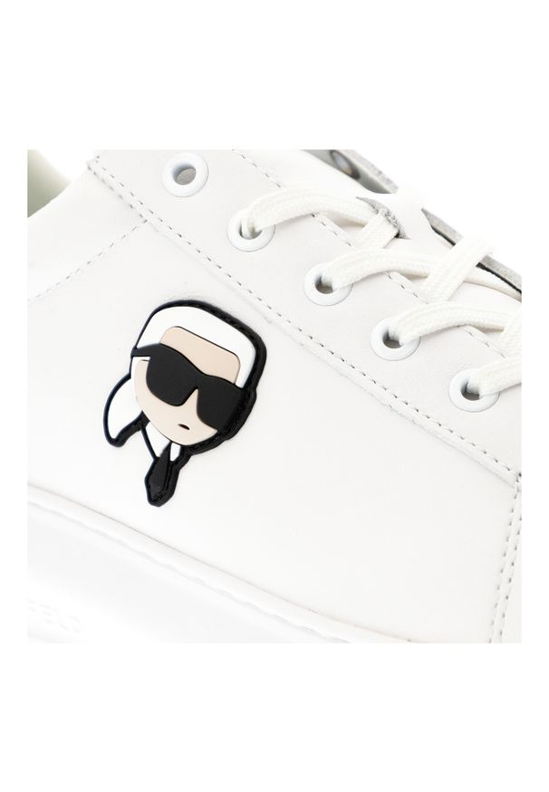 Białe Sneakersy Karl Lagerfeld Stylowe Obuwie Męskie Premium. Okazja: na co dzień. Zapięcie: sznurówki. Kolor: biały. Materiał: skóra. Wzór: aplikacja
