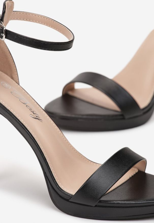 Renee - Czarne Eleganckie Sandały na Szpilce z Okrągłym Noskiem Yemaria. Nosek buta: okrągły. Kolor: czarny. Obcas: na szpilce. Styl: elegancki