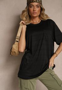 Renee - Czarna Koszulka T-shirt z Naszytą Kieszonką TLanitra. Okazja: na co dzień. Kolor: czarny. Materiał: jeans. Wzór: aplikacja. Sezon: lato, wiosna. Styl: elegancki, casual #4