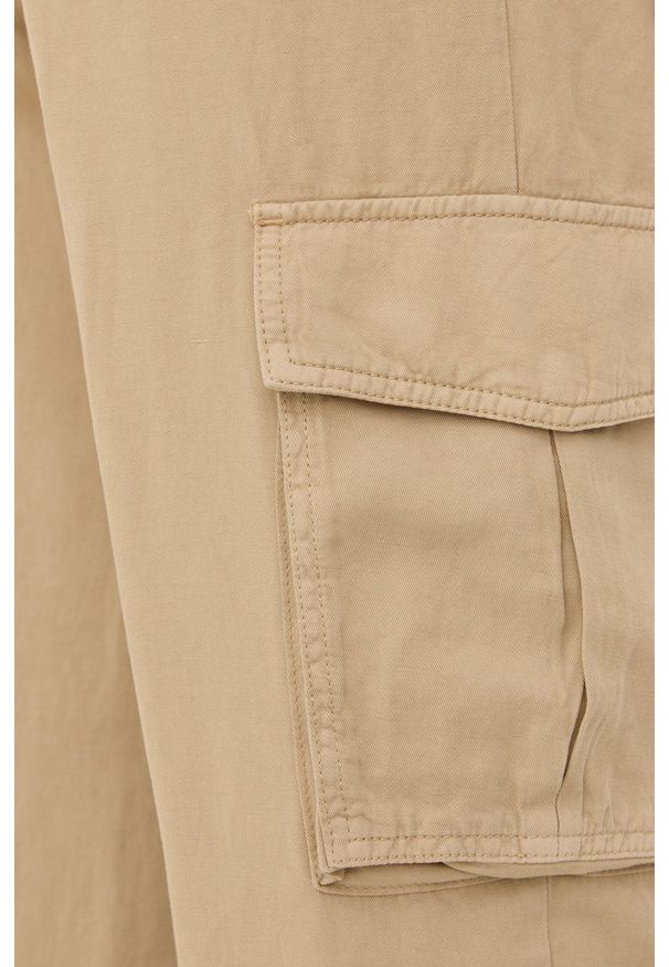 Hugo - HUGO spodnie z domieszką lnu damskie kolor beżowy fason cargo high waist. Okazja: na co dzień. Stan: podwyższony. Kolor: beżowy. Materiał: len. Styl: casual