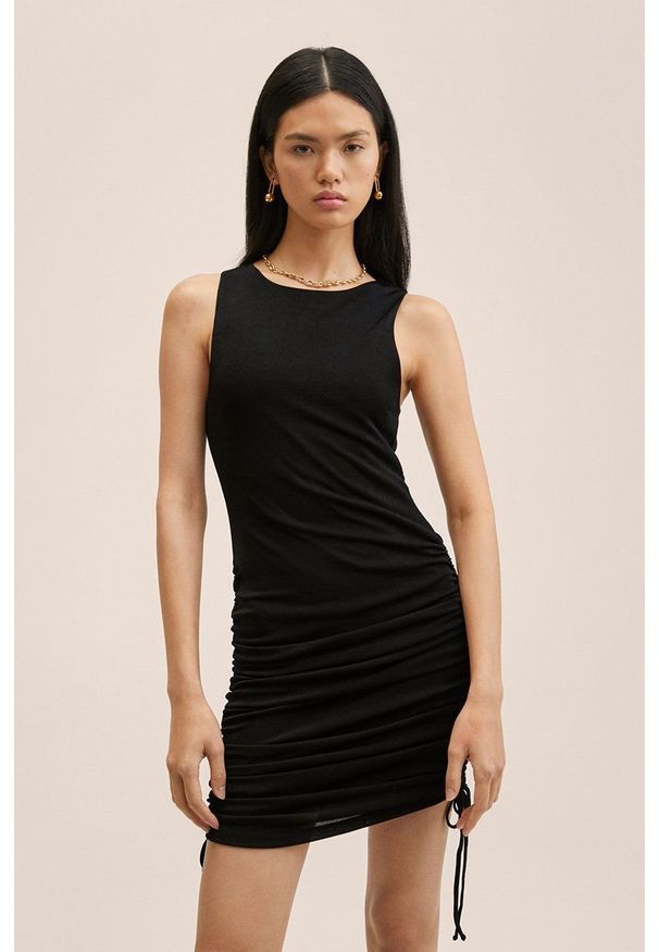 mango - Mango sukienka Jenner kolor czarny mini dopasowana. Kolor: czarny. Materiał: dzianina. Wzór: gładki. Typ sukienki: dopasowane. Długość: mini