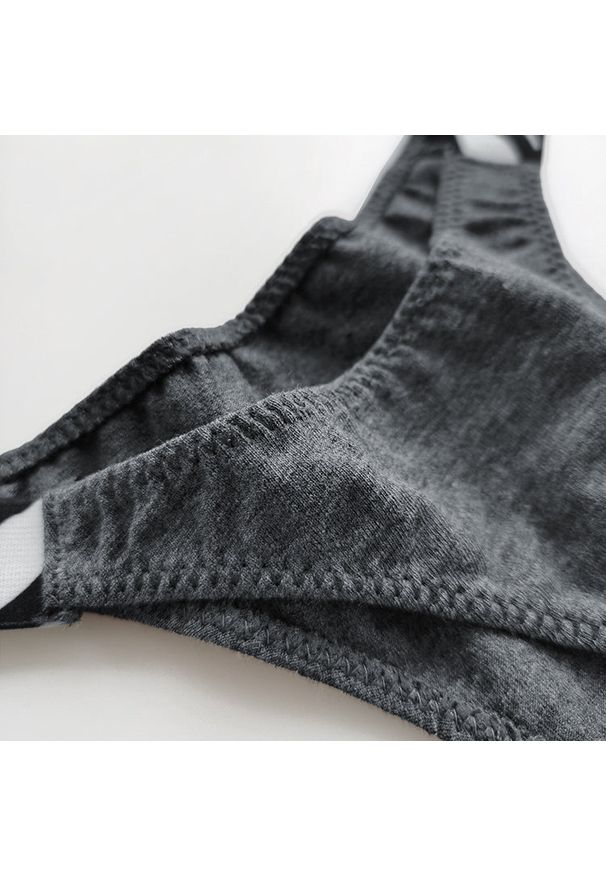 Intica - Stringi damskie z wysokim stanem optycznie wydłużające nogi Jisoon. Stan: podwyższony. Kolor: biały. Materiał: materiał