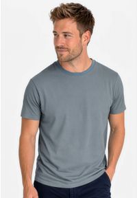 Volcano - T-shirt w podstawowym stylu TM-RAGNAR. Okazja: na co dzień, na spacer. Materiał: jeans, materiał, bawełna, tkanina. Długość rękawa: krótki rękaw. Długość: krótkie. Wzór: gładki. Sezon: wiosna, lato. Styl: casual #1