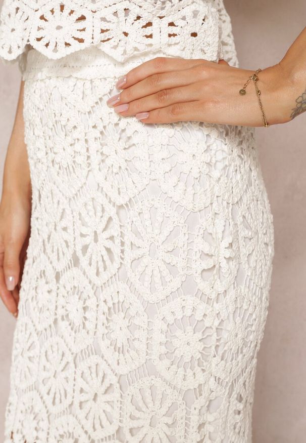 Renee - Biała Spódnica Maxi z Szydełkowej Tkaniny Jeslira. Okazja: na co dzień. Kolor: biały. Materiał: tkanina. Długość: krótkie. Styl: casual