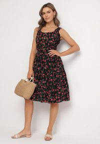 Born2be - Czarna Sukienka Rozkloszowana na Ramiączkach w Kwiaty Tallio. Okazja: na co dzień, na imprezę, na spacer. Kolor: czarny. Materiał: jeans. Długość rękawa: na ramiączkach. Wzór: kwiaty. Typ sukienki: proste, rozkloszowane. Styl: klasyczny, casual, elegancki #5
