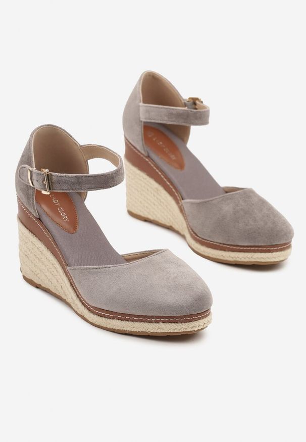 Born2be - Szare Sandały na Koturnie z Plecionki i Zapięciem na Sprzączkę Jessaln. Okazja: na spacer. Zapięcie: sprzączka. Kolor: szary. Sezon: lato. Obcas: na koturnie. Styl: elegancki. Wysokość obcasa: średni