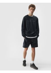 4f - 4F Spodenki dresowe męskie - grafitowy L. Kolor: szary. Materiał: dresówka. Długość: krótkie. Wzór: gładki, napisy, ze splotem #1