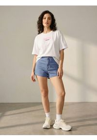 Sinsay - Szorty jeansowe high waist - niebieski. Stan: podwyższony. Kolor: niebieski. Materiał: jeans #1