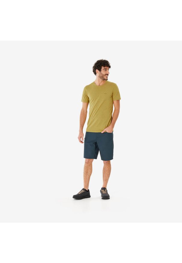 quechua - Koszulka turystyczna męska NH550 Fresh. Kolor: zielony. Materiał: bawełna, poliester, materiał. Wzór: ze splotem. Sezon: lato. Sport: turystyka piesza