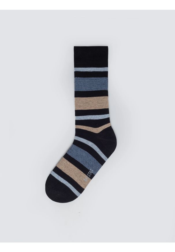 Big-Star - Skarpety bawełniane męskie w kolorowe paski czarne Ismaelo 906. Kolor: czarny. Materiał: bawełna. Wzór: kolorowy, paski
