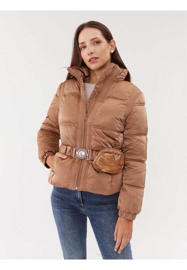 Guess Kurtka zimowa Lucia W3BL19 WEX12 Brązowy Regular Fit. Kolor: brązowy. Materiał: syntetyk. Sezon: zima