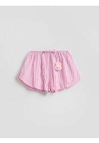 Reserved - Bawełniane szorty z zawieszką - różowy. Kolor: różowy. Materiał: bawełna #1