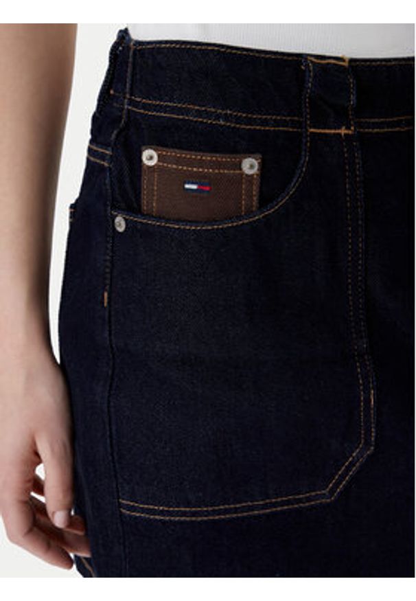 Tommy Jeans Spódnica jeansowa DW0DW21991 Granatowy Regular Fit. Kolor: niebieski. Materiał: bawełna