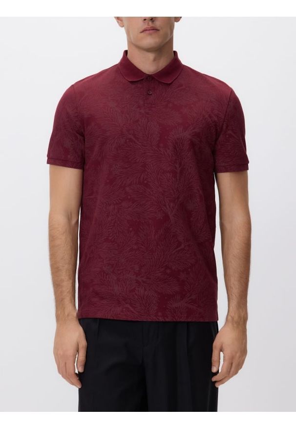 Reserved - Koszulka polo ze świątecznym wzorem - bordowy. Typ kołnierza: polo. Kolor: czerwony. Materiał: bawełna. Styl: wizytowy