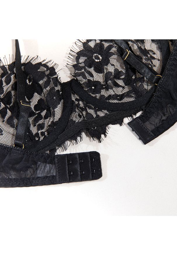 Intica - Koronkowy komplet bielizny push-up ze stringami Alheide. Kolor: żółty. Materiał: koronka. Długość: długie. Wzór: koronka