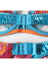 Intica - Komplet bielizny z kwiatowym haftem na specjalne okazje Banu. Kolor: żółty. Materiał: materiał. Wzór: kwiaty, haft #7