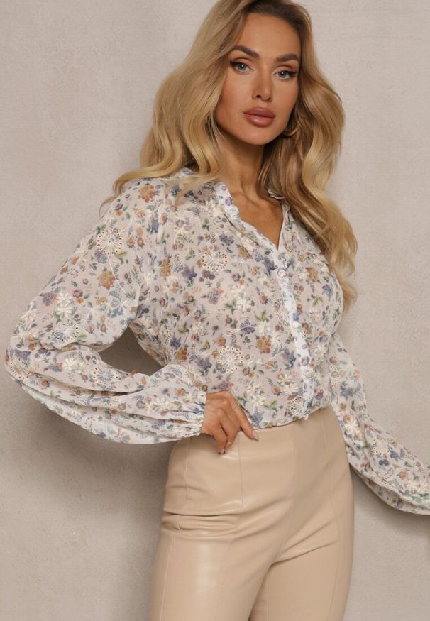 Renee - Beżowa Koszula w Kwiaty ze Stójką Przy Karku Ivaler. Okazja: na co dzień. Typ kołnierza: kołnierzyk stójkowy. Kolor: beżowy. Materiał: jeans. Wzór: kwiaty. Styl: casual