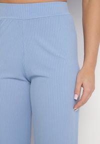 Born2be - Niebieskie Prążkowane Spodnie Szerokie z Gumką w Pasie Drasia. Kolor: niebieski. Materiał: prążkowany #5