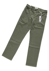 Wrangler - WRANGLER SPODNIE MĘSKIE TEXAS DUSTY OLIVE W121TA275. Stan: podwyższony. Materiał: materiał