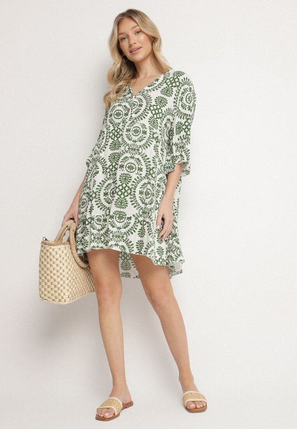 Born2be - Zielona Bawełniana Sukienka Rozkloszowana z Guzikami Janisse. Okazja: na co dzień. Kolor: zielony. Materiał: bawełna. Typ sukienki: proste, rozkloszowane. Styl: elegancki, casual, klasyczny