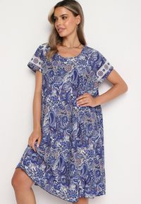 Born2be - Granatowa Wiskozowa Sukienka o Rozkloszowanym Kroju w Stylu Boho Melnea. Typ kołnierza: dekolt w łódkę. Kolor: niebieski. Materiał: wiskoza. Długość rękawa: krótki rękaw. Sezon: lato. Styl: boho #2