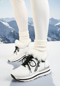 Born2be - Białe Botki Sneakersy na Grubej Podeszwie z Futerkiem Biqilee. Kolor: biały. Materiał: futro #1