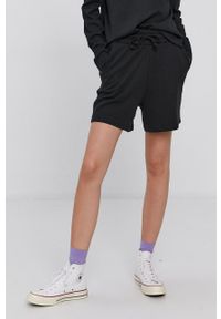 Vero Moda Szorty damskie kolor czarny gładkie high waist. Stan: podwyższony. Kolor: czarny. Materiał: bawełna, materiał, dzianina. Wzór: gładki #1