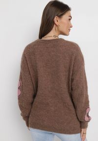 Born2be - Brązowy Sweter z Kwiatami z Cekinów Lacca. Kolor: brązowy. Materiał: jeans. Wzór: kwiaty. Styl: boho