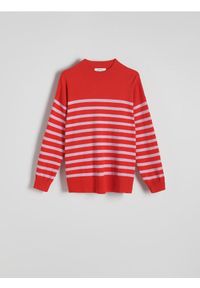 Reserved - Sweter w paski - różowy. Kolor: różowy. Materiał: wiskoza, dzianina. Wzór: paski #1