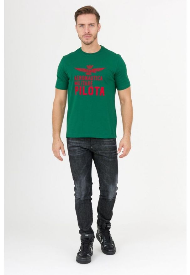 Aeronautica Militare - AERONAUTICA MILITARE Zielony t-shirt męski z aksamitnym logo. Kolor: zielony
