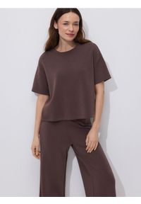 Reserved - T-shirt z modalem - brązowy. Kolor: brązowy. Materiał: dzianina