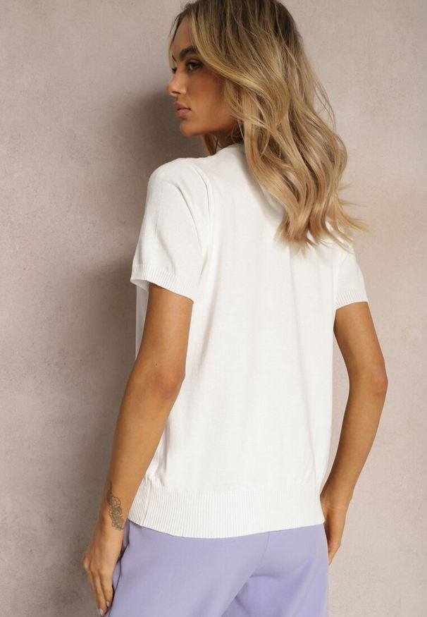 Renee - Biała Bluzka z Wiskozy Ozdobiona Cekinami i Kryształkami Chaina. Kolor: biały. Materiał: wiskoza. Wzór: aplikacja. Sezon: lato