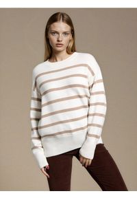 Sinsay - Sweter w paski z wiskozy - kremowy. Kolor: kremowy. Materiał: wiskoza. Wzór: paski