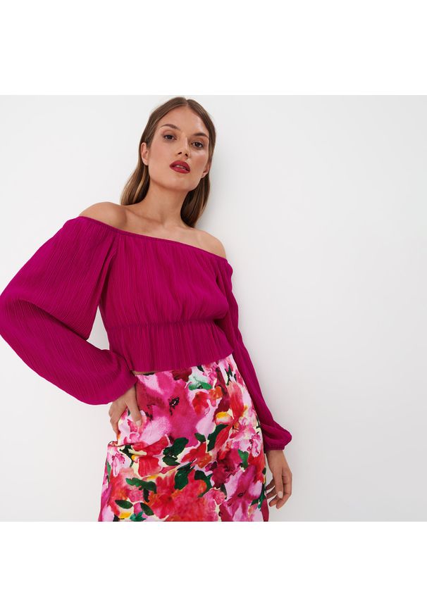 Mohito - Bluzka hiszpanka - Różowy. Typ kołnierza: dekolt hiszpanka. Kolor: różowy