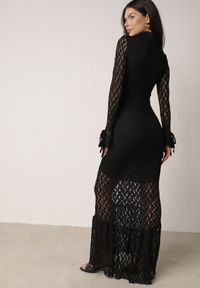 Born2be - Czarna Koktajlowa Sukienka Koronkowa z Dekoltem V i Falbanami Frevina. Okazja: na ślub cywilny, na wesele, na komunię. Typ kołnierza: dekolt w kształcie V. Kolor: czarny. Materiał: koronka. Wzór: koronka. Styl: wizytowy #2