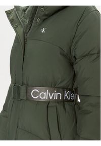 Calvin Klein Jeans Płaszcz zimowy J20J221894 Zielony Regular Fit. Kolor: zielony. Materiał: syntetyk. Sezon: zima #5