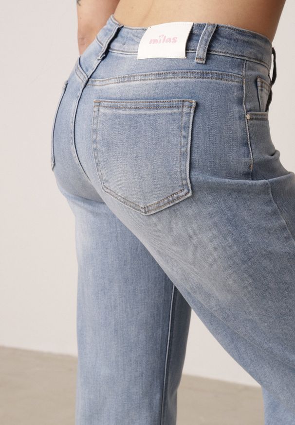 Born2be - Niebieskie Szerokie Jeansy Ozdobione na Dole Koronką Salioneth. Okazja: na co dzień. Stan: podwyższony. Kolor: niebieski. Wzór: aplikacja, koronka. Styl: elegancki, klasyczny, casual