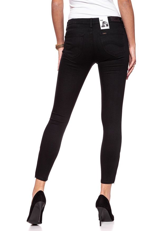 Lee - SPODNIE DAMSKIE LEE SCARLETT CROPPED BLACK RINSE L30CAE47 112106320. Wzór: aplikacja