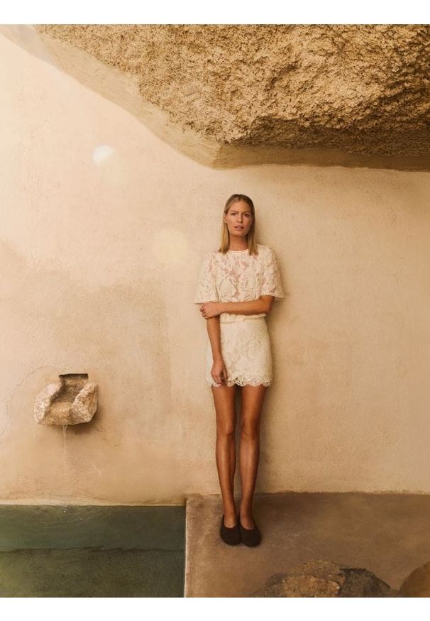 Reserved - Koronkowa spódnica mini - złamana biel. Materiał: koronka