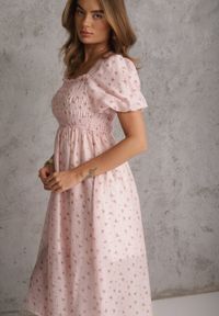 Renee - Różowa Rozkloszowana Sukienka z Tencelu w Stylu Baby Doll w Kwiatowy Print Harele. Okazja: na co dzień. Kolor: różowy. Wzór: nadruk, kwiaty. Typ sukienki: rozkloszowane. Materiał: poliester. Długość rękawa: krótki rękaw. Sezon: lato. Styl: casual. Długość: mini #7