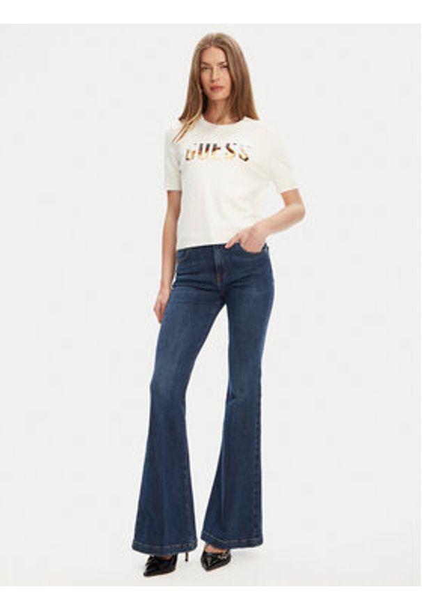 Guess Sweter W5YR25 Z2NQ2 Écru Regular Fit. Kolor: kremowy. Materiał: wiskoza