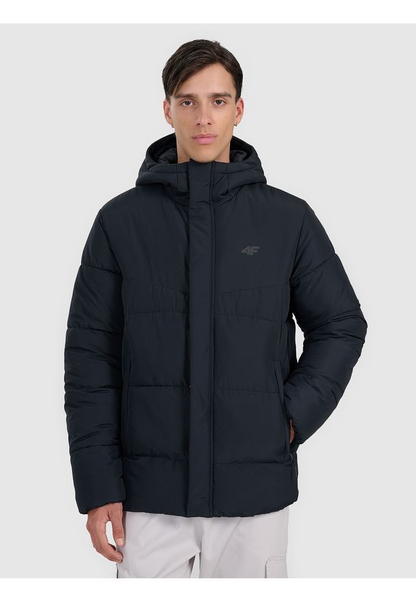 4f - 4F Kurtka puchowa z wypełnieniem syntetycznym męska - czarna XL. Okazja: na co dzień. Typ kołnierza: kaptur. Kolor: czarny. Materiał: syntetyk, puch. Wzór: gładki. Sezon: zima. Styl: klasyczny, casual