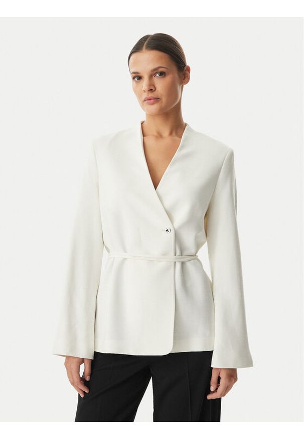 Calvin Klein Marynarka LV044F408G Kremowy Regular Fit. Kolor: kremowy. Materiał: wiskoza