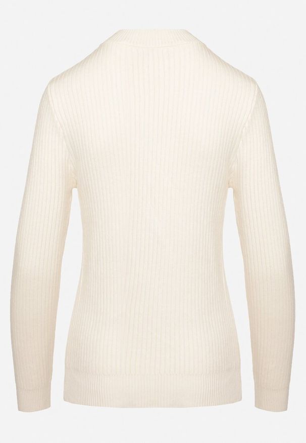 Born2be - Jasnobeżowy Sweter z Wiskozą i Golfem z Elastycznego Prążkowanego Materiału Nikiella. Okazja: na co dzień. Typ kołnierza: golf. Kolor: beżowy. Materiał: wiskoza, materiał, prążkowany. Styl: klasyczny, elegancki, casual