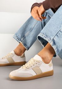 Renee - Beżowe Sneakersy Tenisówki w Kultowym Stylu Neolithaen. Nosek buta: okrągły. Zapięcie: sznurówki. Kolor: beżowy. Materiał: materiał. Obcas: na obcasie. Wysokość obcasa: niski