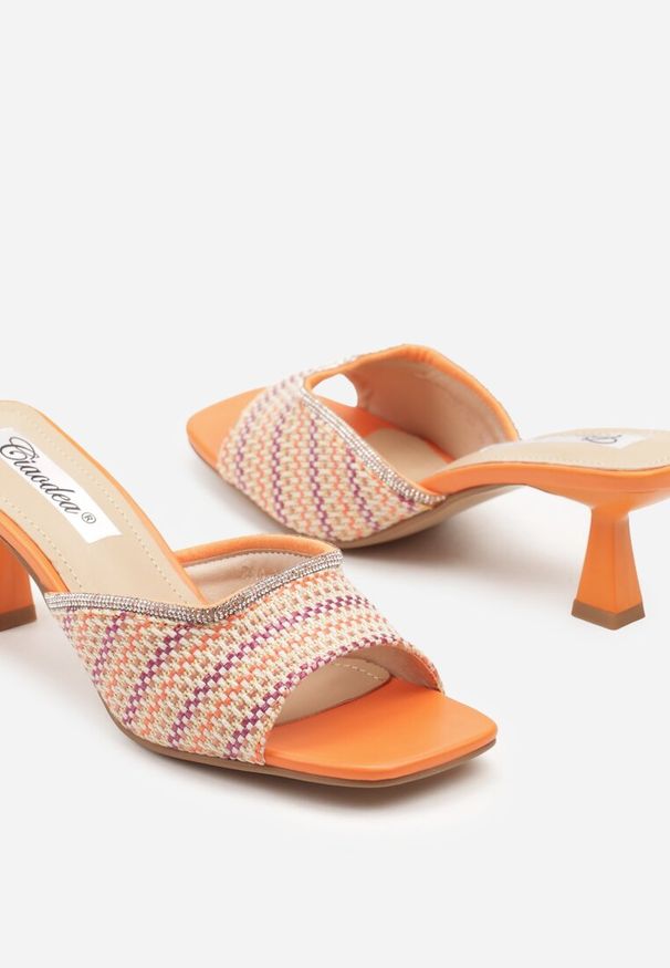 Born2be - Pomarańczowe Klapki na Kaczuszce z Ozdobnym Paskiem Annirea. Kolor: pomarańczowy. Materiał: jeans. Sezon: lato, wiosna. Obcas: na szpilce. Styl: wizytowy, klasyczny. Wysokość obcasa: średni