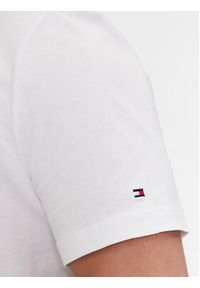 TOMMY HILFIGER - Tommy Hilfiger T-Shirt Box Flag Logo Tee MW0MW33690 Biały Regular Fit. Kolor: biały. Materiał: bawełna #3