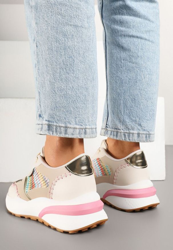 Born2be - Beżowo-Różowe Sneakersy na Grubej Podeszwie Zdobione Plecionką Ninidala. Okazja: na co dzień. Nosek buta: okrągły. Zapięcie: sznurówki. Kolor: beżowy. Materiał: jeans. Szerokość cholewki: normalna. Wzór: aplikacja. Obcas: na platformie